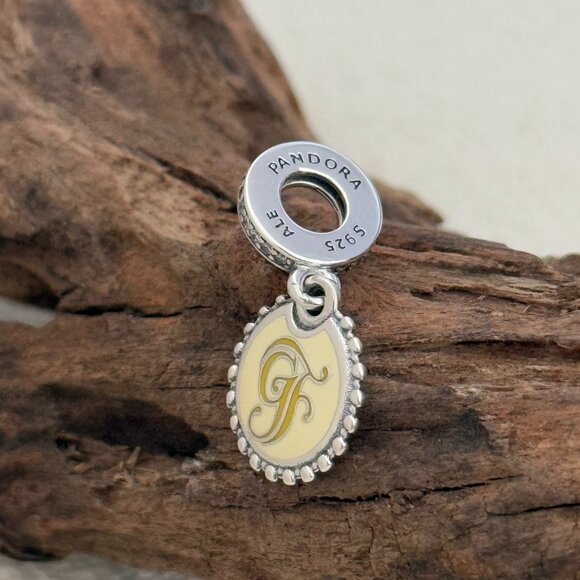 Pandora DisneyCastle Good Friend S925 Silver Dangle Charm - Picture 4 of 4